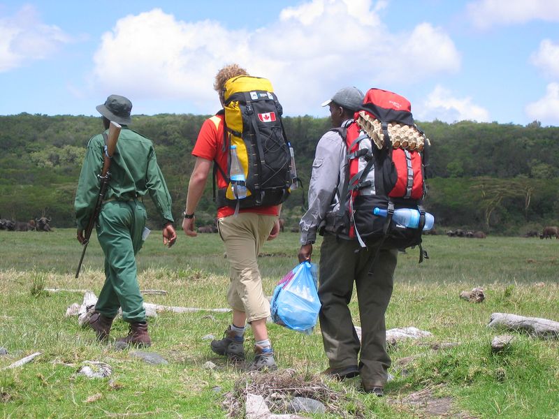 Arusha - Momela Gate (1640m) - Miriakamba Hut (2515m)